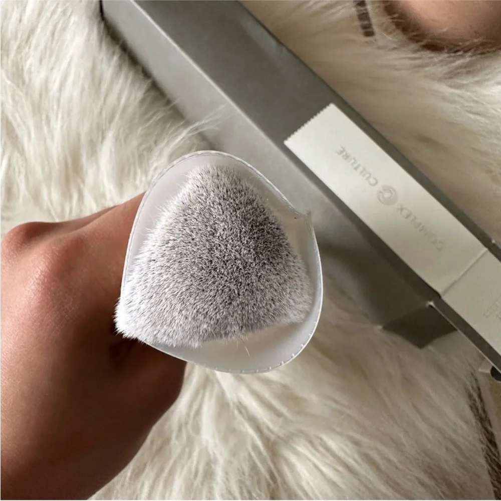 Complex Culture Angled Foundation Brush - Picture 2 of 4